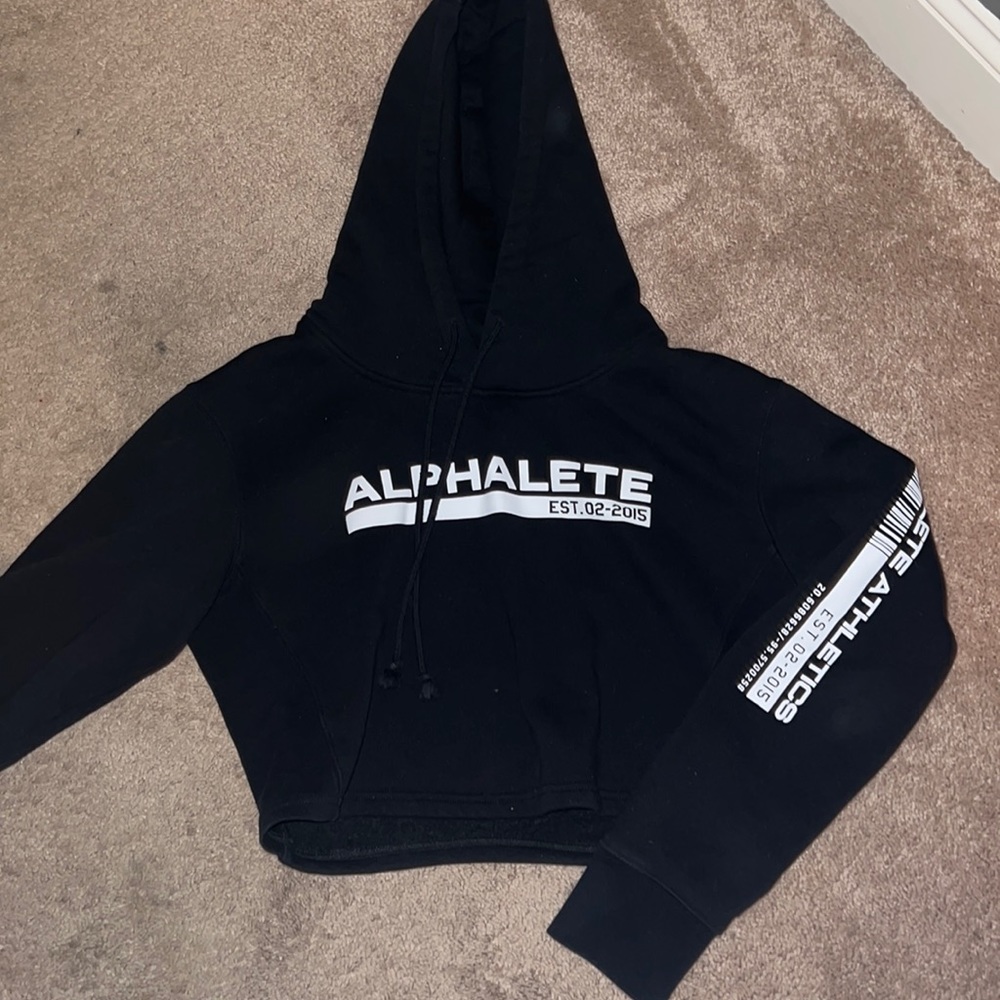 Alphalete cropped hoodie